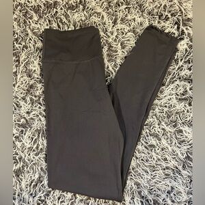 Gray Woman’s Active Leggings Medium